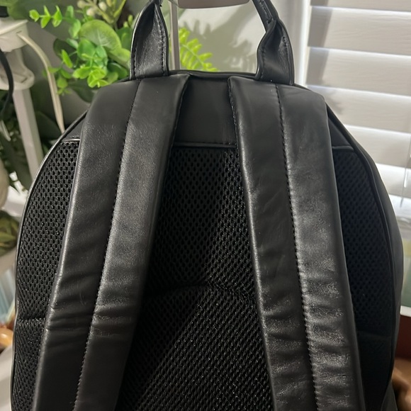 WEST SLIM BACKPACK IN SIGNATURE CANVAS (COACH F78756)
CHARCOAL/BLACK - Picture 6 of 16